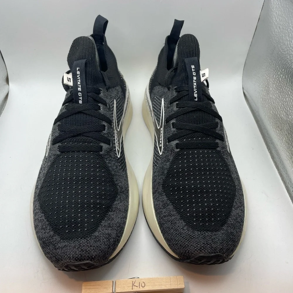Brooks Levitate GTS 5 womens black sneakers size 9.5
